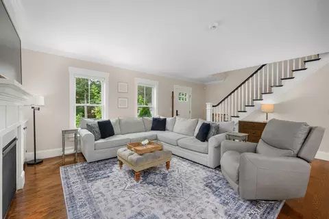 Living - 20 Wedgewood Dr, Centerville, MA 02632 photo 4 of 5