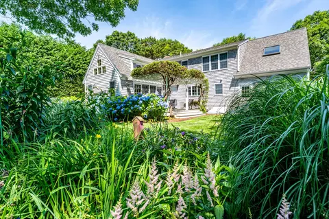 8 Macandrew Dr, Dennis, MA 02638