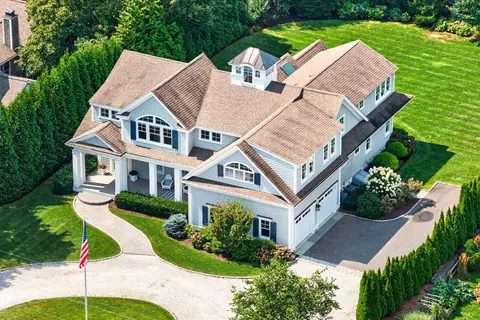 40 Middle Rd, North Chatham, MA 02650