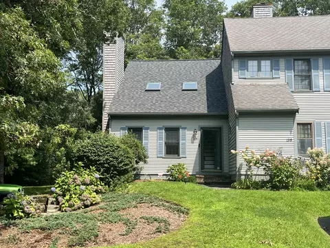 35 Santuit Pond Way #13A, Mashpee, MA 02649