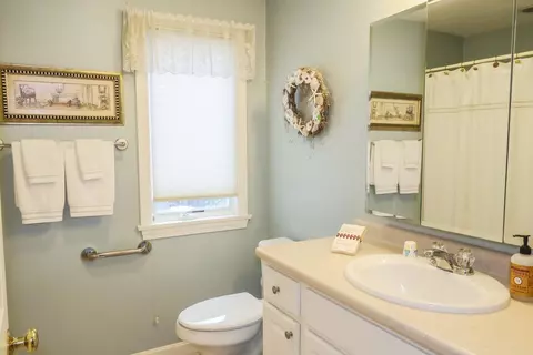Bath - 15 Classic Cir UNIT 15, Mashpee, MA 02649 photo 1 of 2