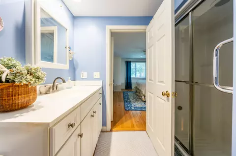 Bath - 7 Ironwood Path, Mashpee, MA 02649 photo 2 of 4