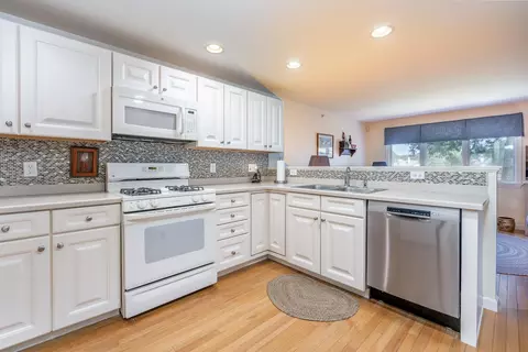 Kitchen - 7 Ironwood Path, Mashpee, MA 02649 photo 1 of 3