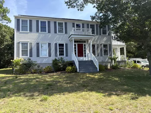 32 Niagara Ln, West Yarmouth, MA 02673