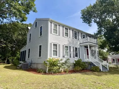 32 Niagara Ln, West Yarmouth, MA 02673