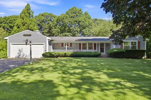 14 Elm Ln, South Yarmouth, MA 02664