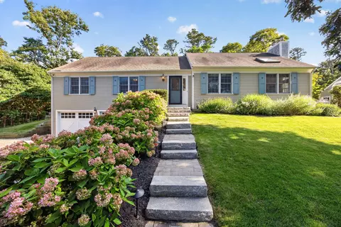 23 Taylors Pond Rd, South Chatham, MA 02659