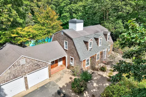 13 Two Ponds Rd, Falmouth, MA 02540