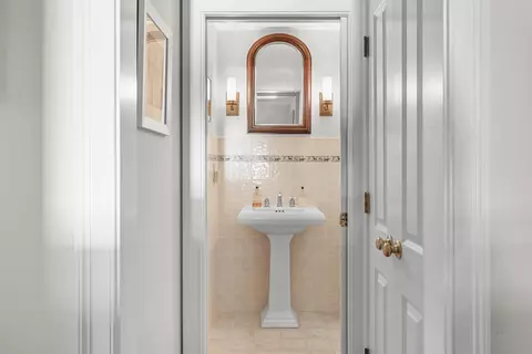 Entry Way - 11 Sheperds Way, Barnstable, MA 02630 photo 6 of 8