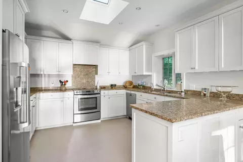 Kitchen - 11 Sheperds Way, Barnstable, MA 02630 photo 3 of 3