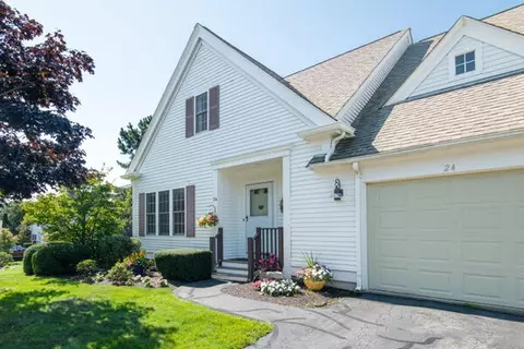 24 Stratford Rdg, Mashpee, MA 02649
