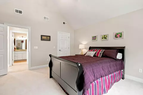 Bedroom - 68 Gold Leaf Ln, Mashpee, MA 02649 photo 4 of 5