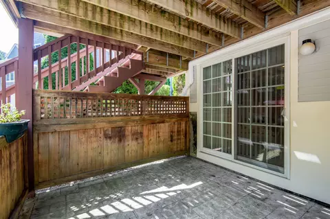 Exterior - 68 Gold Leaf Ln, Mashpee, MA 02649 photo 3 of 8