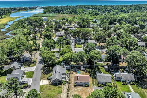3 Danbury St, South Yarmouth, MA 02664