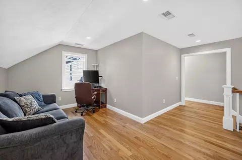 Entry Way - 5 Cliffs Way, Harwich, MA 02645 photo 5 of 6