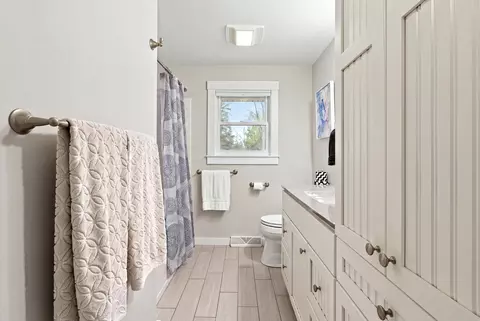 Bath - 48 Audubon Cir, Centerville, MA 02632 photo 1 of 4