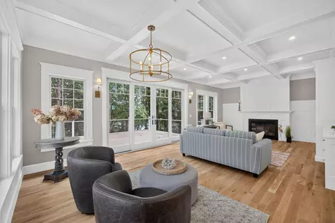 Living - 28 Quaker Run Rd, Mashpee, MA 02649 photo 1 of 3