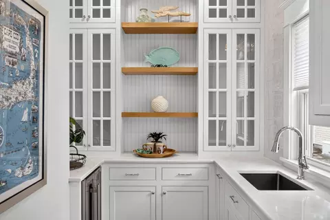 Kitchen - 28 Quaker Run Rd, Mashpee, MA 02649 photo 3 of 4