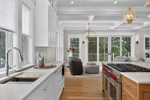 Kitchen - 28 Quaker Run Rd, Mashpee, MA 02649 photo 4 of 4