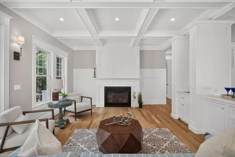 Living - 28 Quaker Run Rd, Mashpee, MA 02649 photo 2 of 3