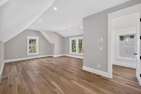 Bedroom - 28 Quaker Run Rd, Mashpee, MA 02649 photo 5 of 5