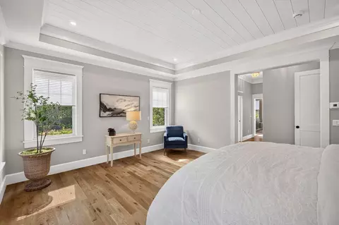 Bedroom - 28 Quaker Run Rd, Mashpee, MA 02649 photo 2 of 5