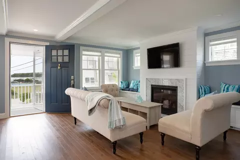 Living - 2 Worcester Ave, Monument Beach, MA 02553 photo 1 of 2
