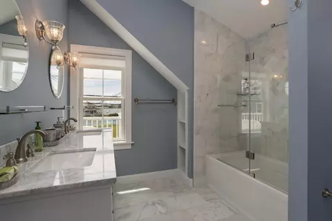 Bath - 2 Worcester Ave, Monument Beach, MA 02553 photo 4 of 5