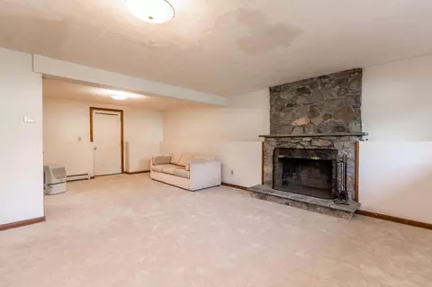 Living - 8 Laura Ln, Buzzards Bay, MA 02532 photo 7 of 11