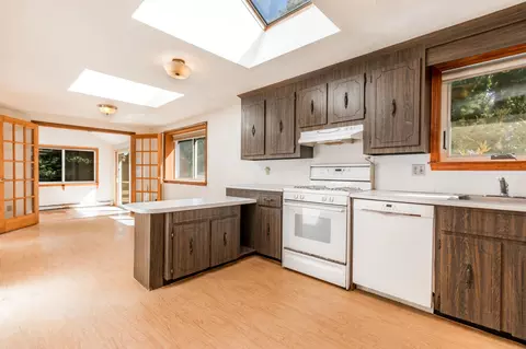 Kitchen - 8 Laura Ln, Buzzards Bay, MA 02532 photo 2 of 2