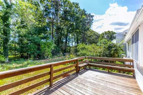 Exterior - 8 Laura Ln, Buzzards Bay, MA 02532 photo 8 of 10