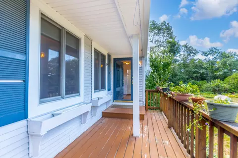 Exterior - 8 Laura Ln, Buzzards Bay, MA 02532 photo 2 of 10