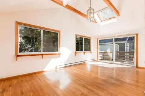 Living - 8 Laura Ln, Buzzards Bay, MA 02532 photo 5 of 11
