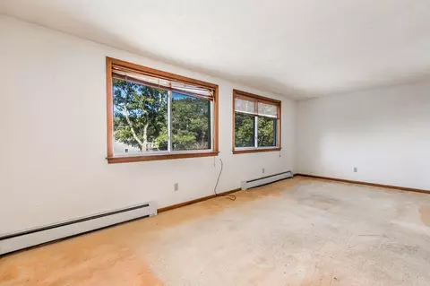 Living - 8 Laura Ln, Buzzards Bay, MA 02532 photo 11 of 11