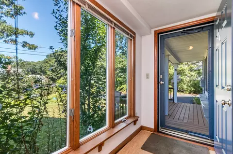 Entry Way - 8 Laura Ln, Buzzards Bay, MA 02532 photo 1 of 2