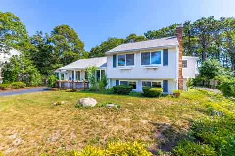 Exterior - 8 Laura Ln, Buzzards Bay, MA 02532 photo 5 of 10