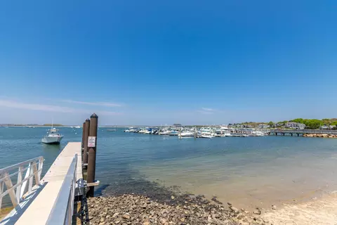 View/Area - 8 Laura Ln, Buzzards Bay, MA 02532 photo 2 of 2