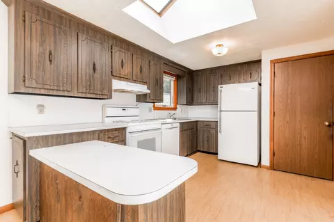 Kitchen - 8 Laura Ln, Buzzards Bay, MA 02532 photo 1 of 2