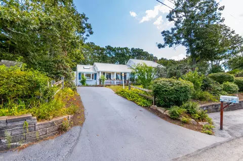 Exterior - 8 Laura Ln, Buzzards Bay, MA 02532 photo 3 of 10