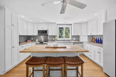 Kitchen - 44 Squirrel Run, Eastham, MA 02642 photo 2 of 6