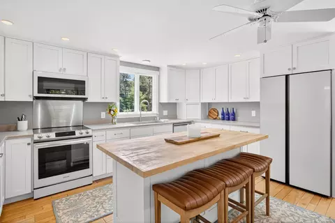 Kitchen - 44 Squirrel Run, Eastham, MA 02642 photo 5 of 6