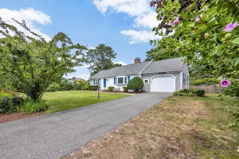 8 Barkley St, South Yarmouth, MA 02664