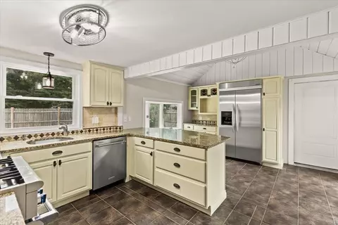 Kitchen - 3 Thoreau Dr, Centerville, MA 02632 photo 1 of 5