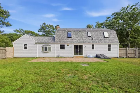 Exterior - 3 Thoreau Dr, Centerville, MA 02632 photo 2 of 7