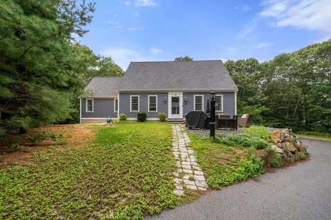 36 Bent Bluff Ln, Yarmouth Port, MA 02675