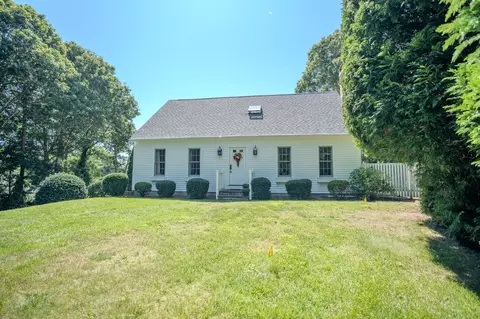 17 Clinton Dr, Yarmouth Port, MA 02675