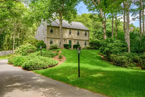 8 Crestview Dr Ext, East Sandwich, MA 02537
