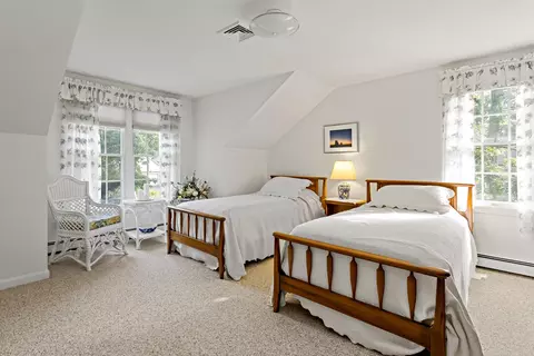 Bedroom - 82 Falling Leaf Ln, Osterville, MA 02655 photo 4 of 8