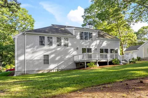 Exterior - 82 Falling Leaf Ln, Osterville, MA 02655 photo 2 of 6