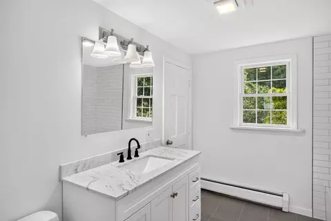 Bath - 27 Walker Rd, Brewster, MA 02631 photo 2 of 3